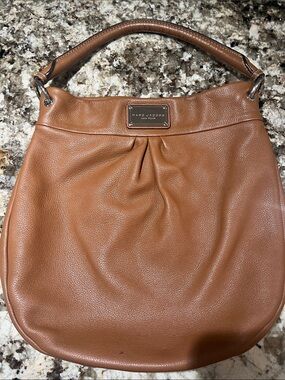 Marc Jacob’s brown leather hobo purse